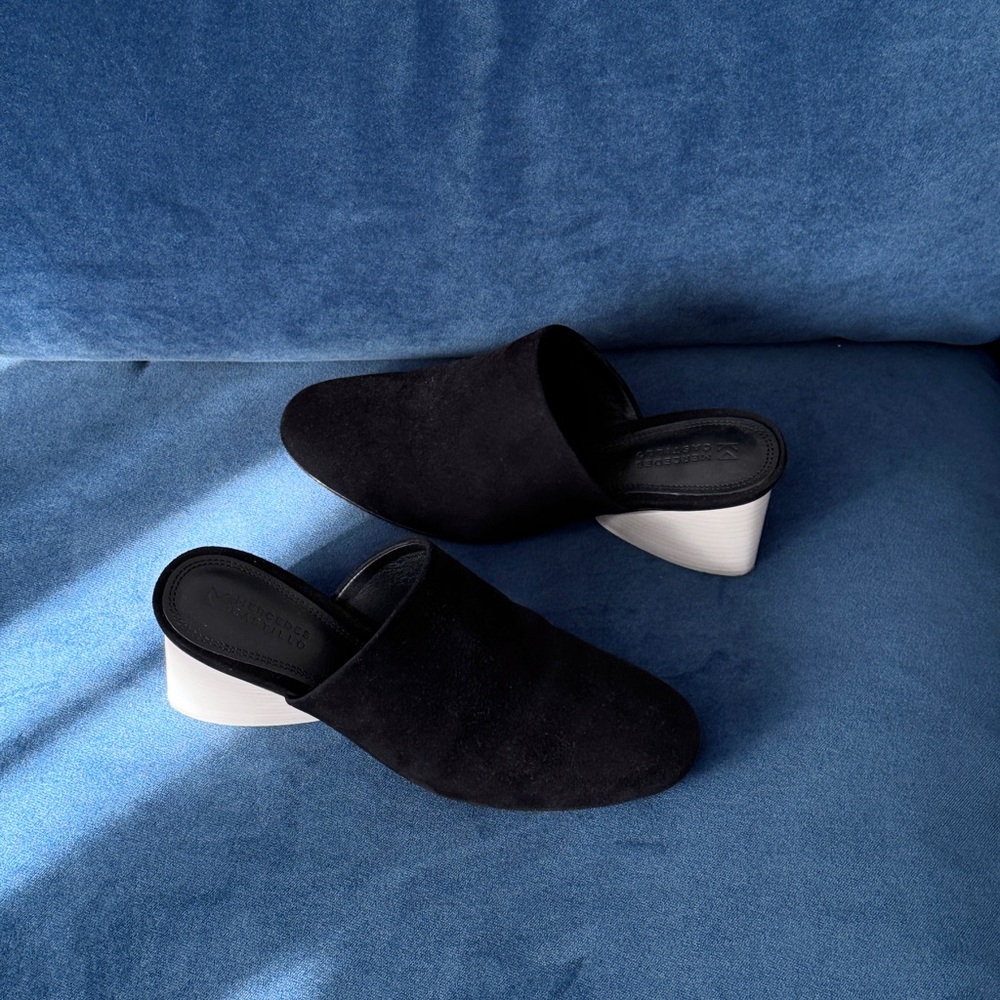 Mercedes Castillo Abia Mid Mules Black‎ Suede White
Heel Shoes Size 7 1/2